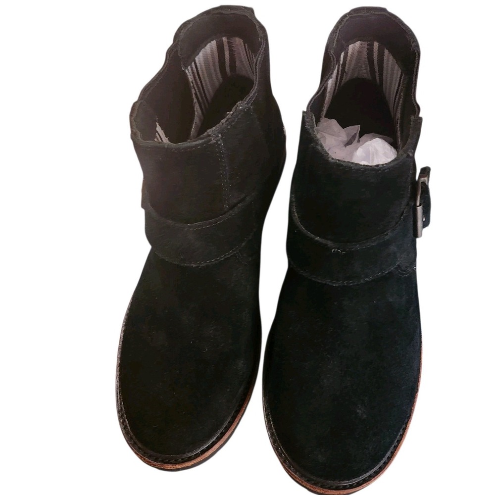 LL BEAN Women's Sz 8M Black Suede Old Port Chelsea Ankle Boots Adjustable Buckle